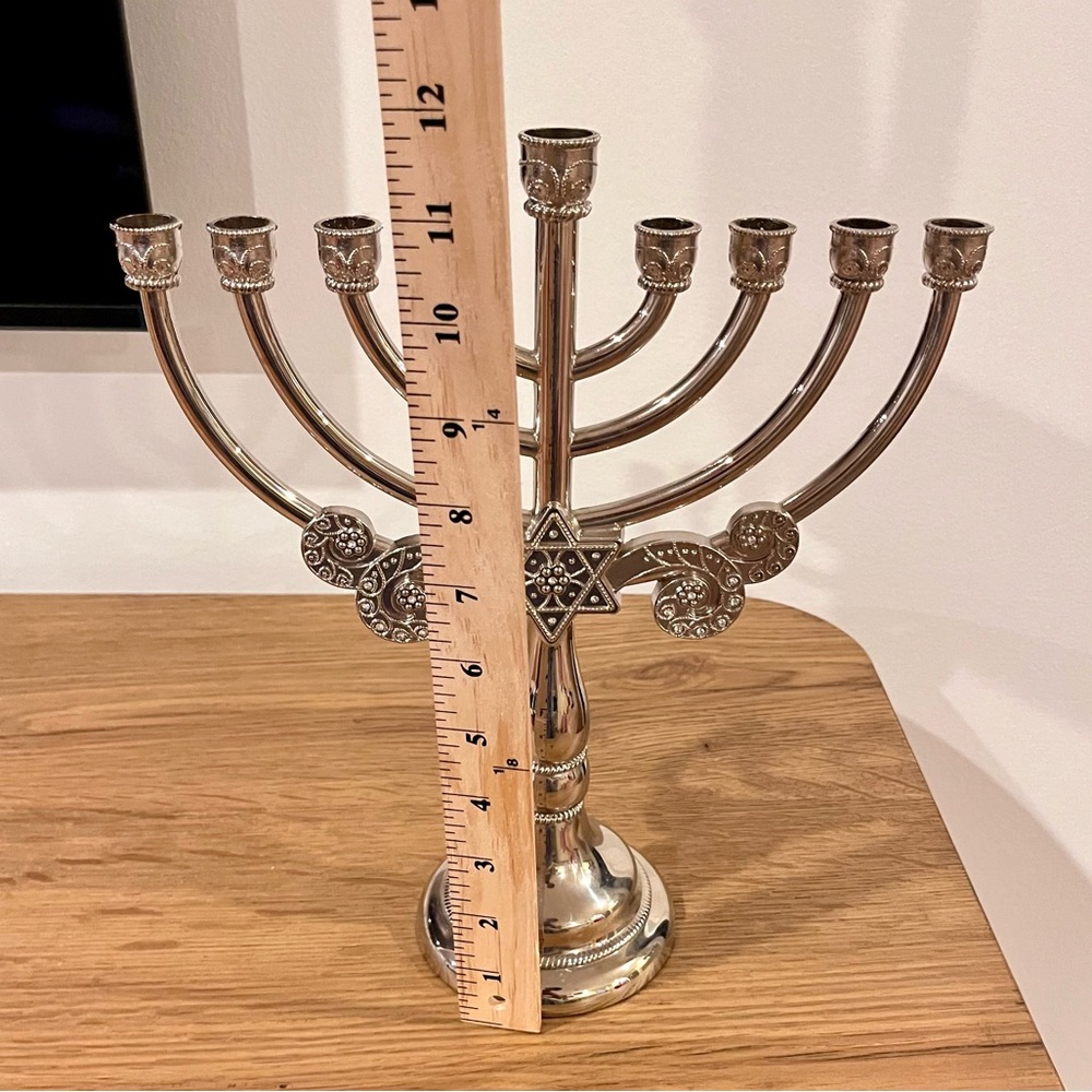 Harvey Lewis Judaica Silver Tone Hanukkah Menorah W/swarovski Crystals - Picture 5 of 10